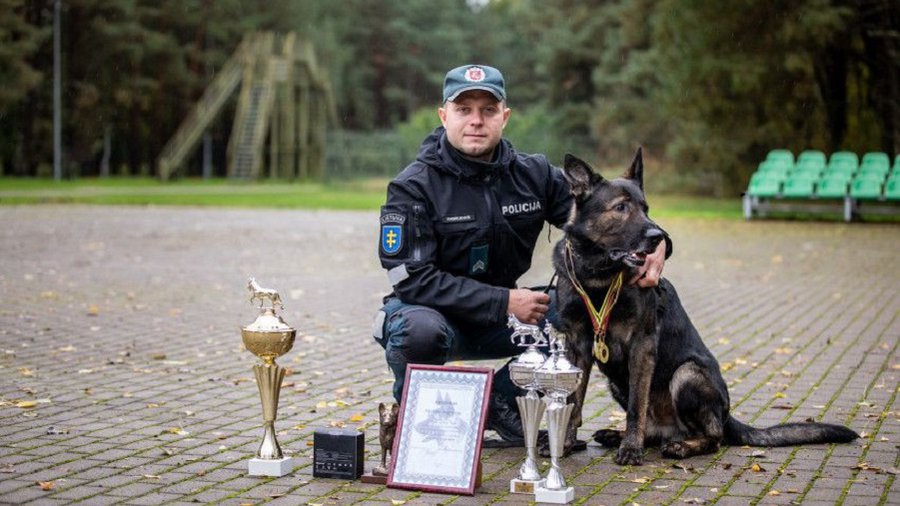 Dingusį senolį Visagine surado tarnybinis šuo Rokis - Visagine