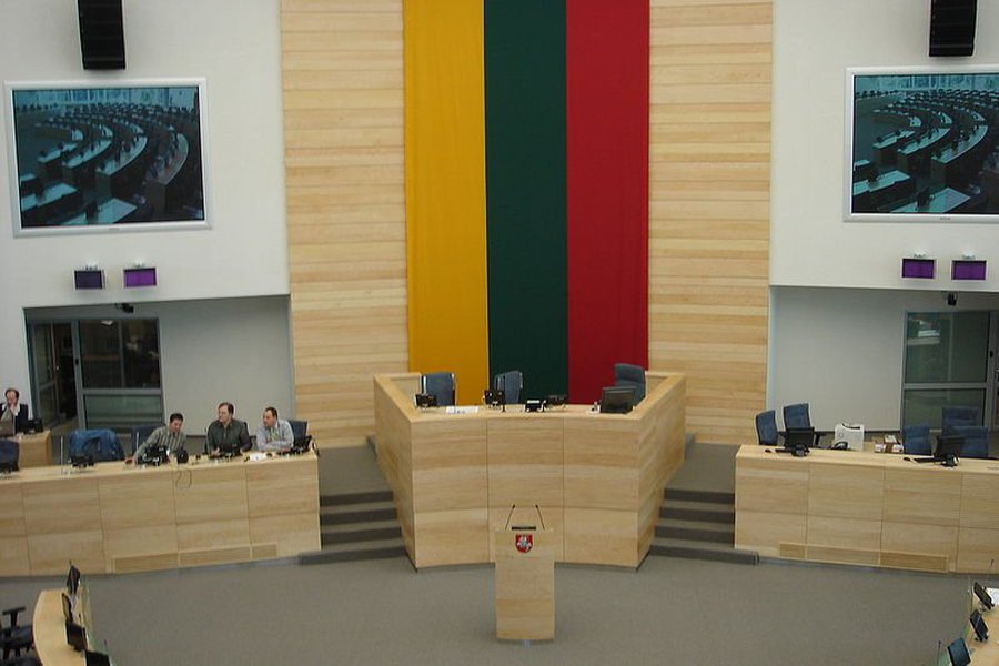 Парламент Литвы начал процедуру импичмента двум депутатам - Литва и страны Балтии