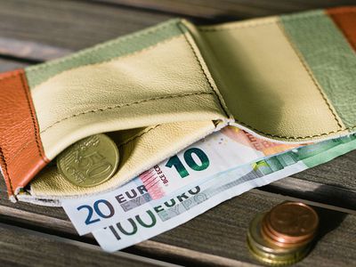 Депутаты предлагают на Рождество выплатить пенсионерам Литвы по 100 евро к пенсиям - Литва и страны Балтии