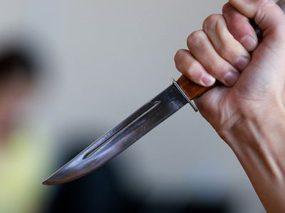 В Белоруссии школьник ножом убил учительницу и ученика школы - Происшествия и криминал
