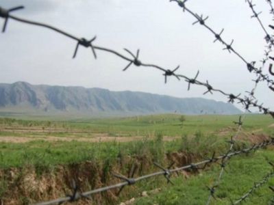 В Баку сообщили об артиллерийском обстреле ВС Армении приграничных сел Азербайджана - В Мире