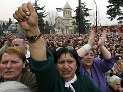 4000 оппозиционеров отмечают День независимости Грузии протестом - В Мире