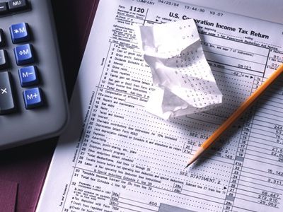 Авторы, исполнители, спортсмены и фермеры будут платить больше - Литва и страны Балтии