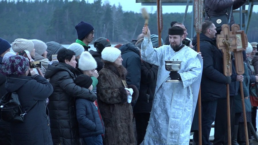 Как в Висагинасе прошло Крещение – один из самых любимых праздников православных  (видео) - В Висагинасе