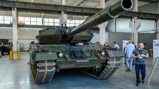 В августе в Каунасской СЭЗ начнется строительство завода по сборке немецких танков Leopard
