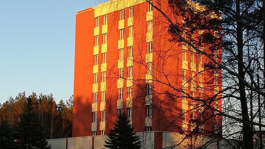 Пожилым людям трудно привыкнуть к телефонному новшеству в поликлинике - В Висагинасе
