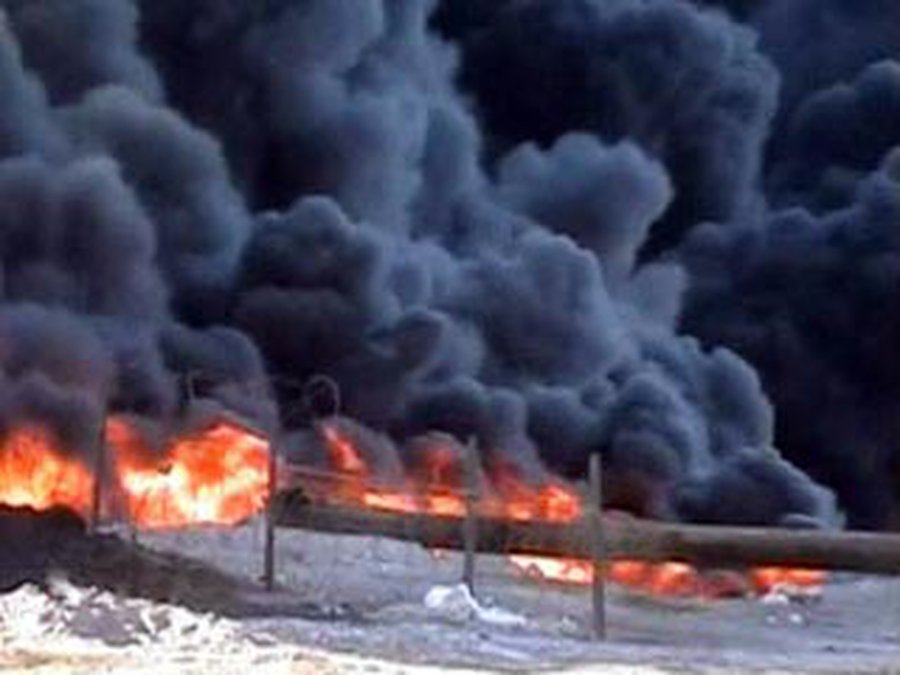 Мощный взрыв вывел из строя стратегический нефтепровод, соединяющий Ирак с Турцией - В Мире