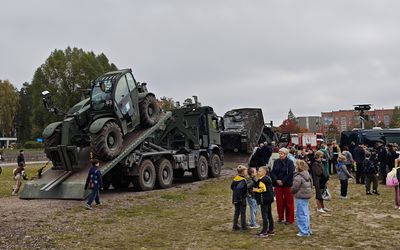 Сегодня в Висагинасе проходит выставка военной техники и вооружения (добавлено видео) - В Висагинасе