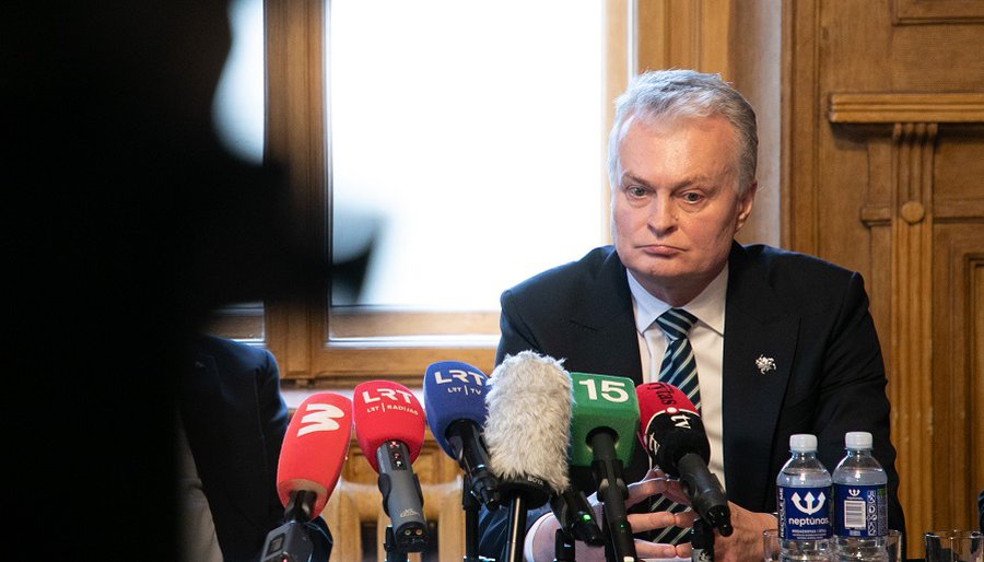 Президент желает Правительству работать более конструктивно: решения не должны доставаться, как кролики из шляпы - Литва и страны Балтии