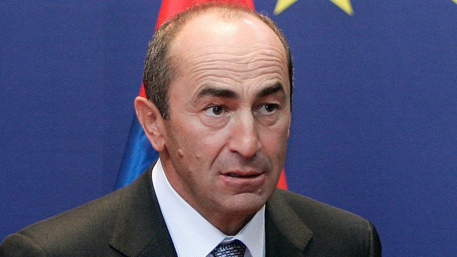 Адвокаты экс-президента Армении Кочаряна потребуют у ЕСПЧ признать его политзаключенным - В Мире