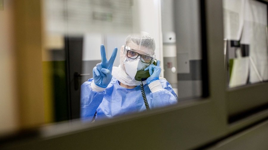 Vyriausybės kanclerė: COVID-19 sergantis žmogus dirbti turėtų tik blogiausiu atveju - Lietuva ir Baltijos šalys