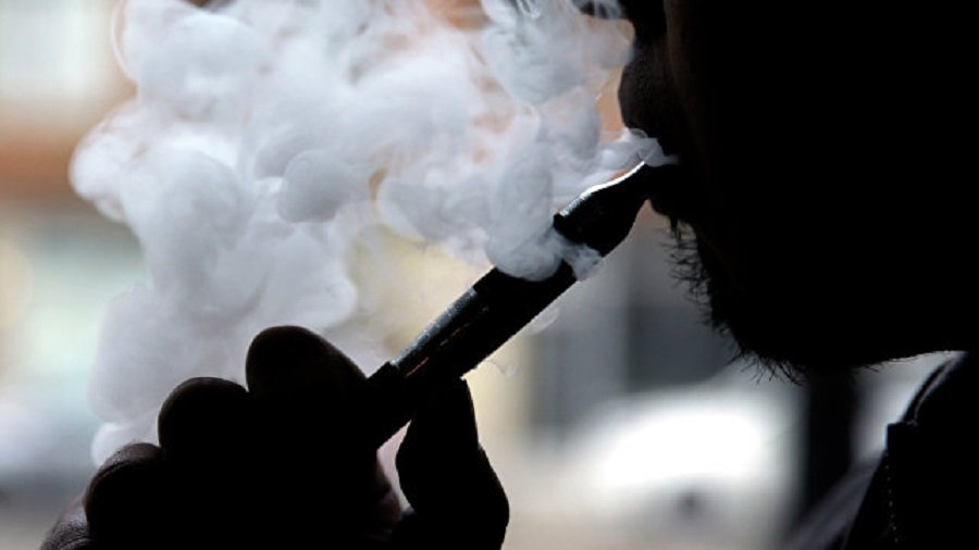 Amerikietis žuvo sprogus elektroninei cigaretei - Įvykiai ir kriminalas
