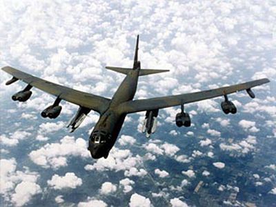 Бомбардировщик ВВС США В-52 упал в Тихий океан. Он мог нести ядерное оружие - В Мире