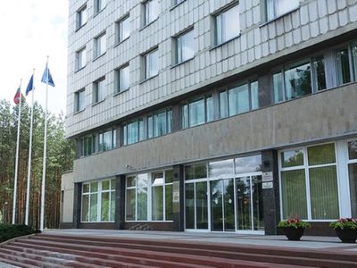 Зарплаты директора администрации и его заместителя будут повышены с 1 мая - В Висагинасе