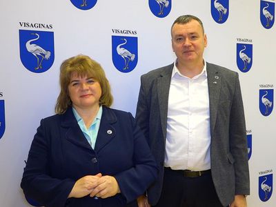 Tarybos nariai Nikolajus Lebedevičius ir Ilona Nekrošienė organizuoja gyventojų priėmimą - Visagine